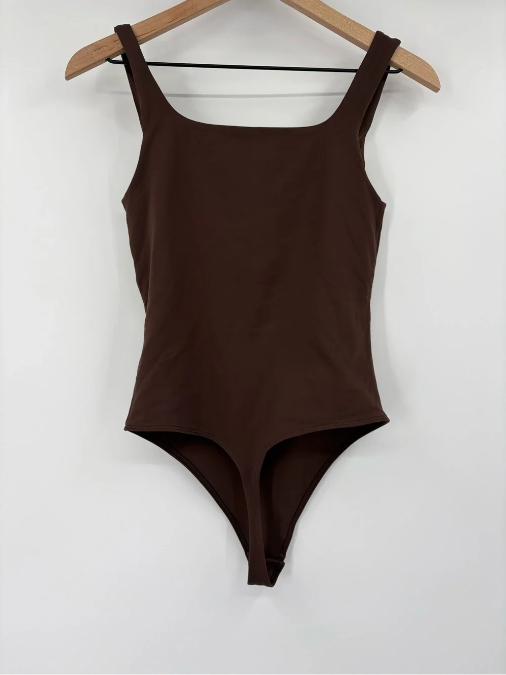 Aritzia Babaton Contour Pursue Squareneck Bodysuit Brown Medium - Picture 15 of 16